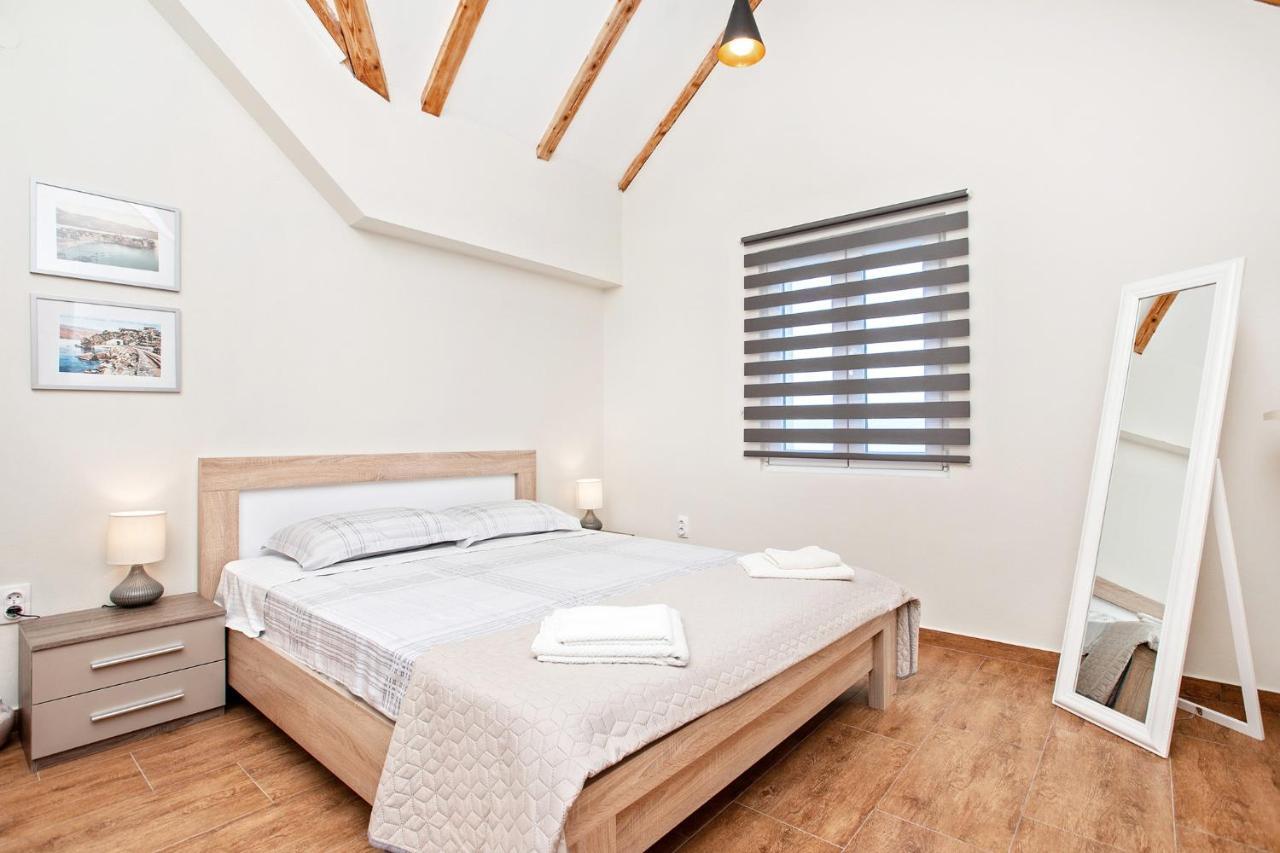 Apartments Isja Tivat Ngoại thất bức ảnh
